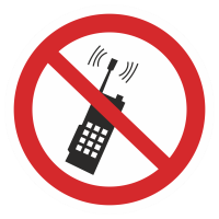 Знак на пластике фотолюминесцентный P-18 «Запрещается пользоваться мобильным (сотовым) телефоном или переносной рацией» 
